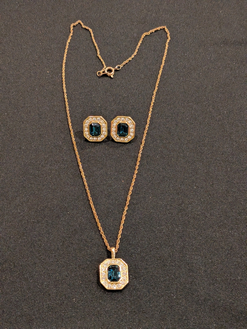 Vintage 2007s Elegant Gold-Tone Blue Stone Crystal Necklace 9.5" & Earrings Set